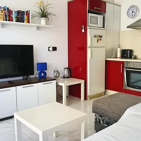 Boutique 1st Beach Line - Lubina Del Sol Apartament
